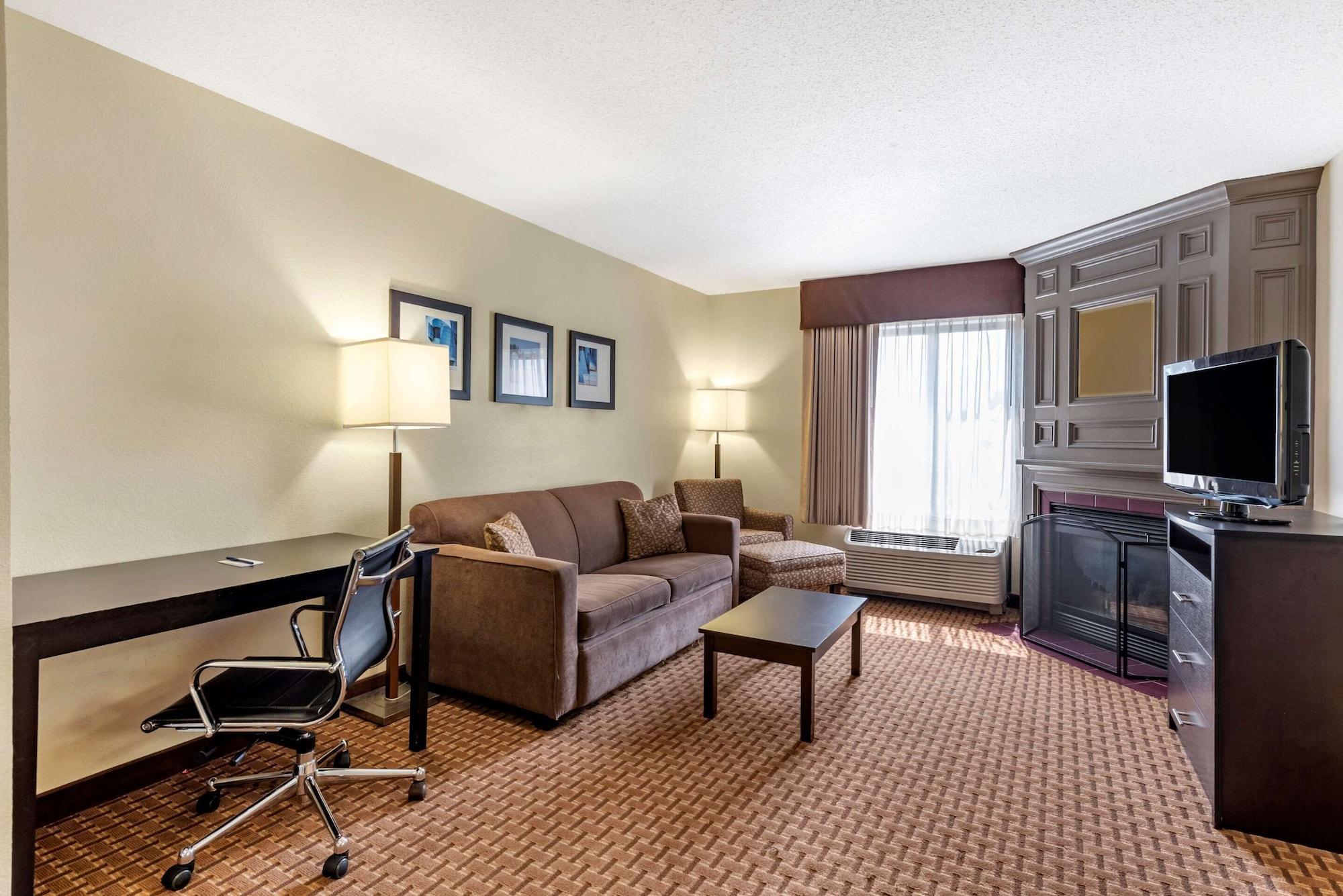 Comfort Inn & Suites Warsaw Near Us-30 Exteriör bild