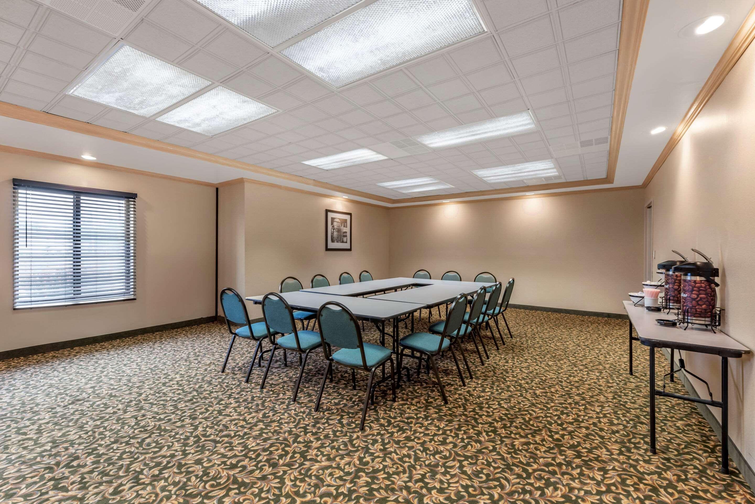 Comfort Inn & Suites Warsaw Near Us-30 Exteriör bild
