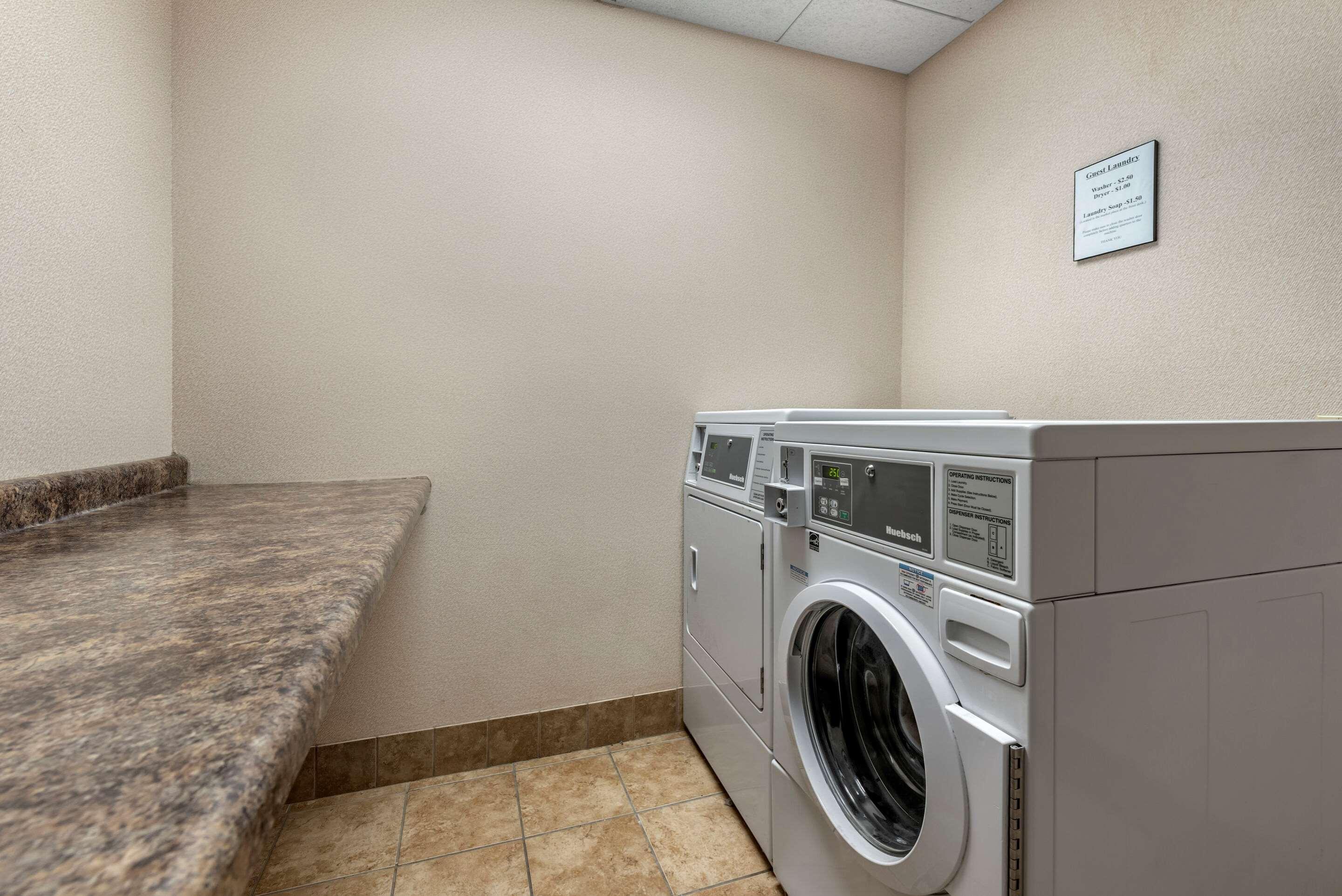 Comfort Inn & Suites Warsaw Near Us-30 Exteriör bild