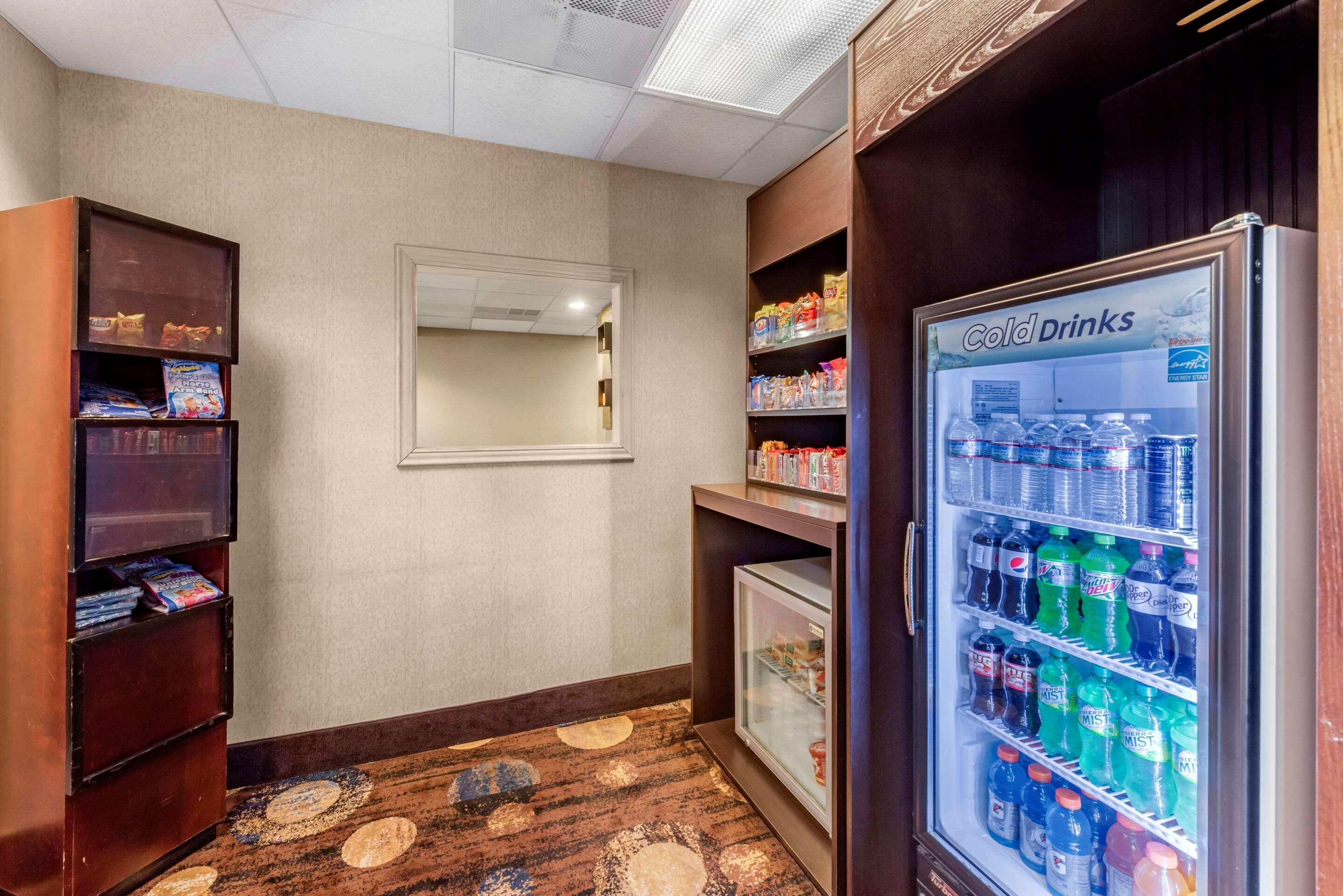 Comfort Inn & Suites Warsaw Near Us-30 Exteriör bild