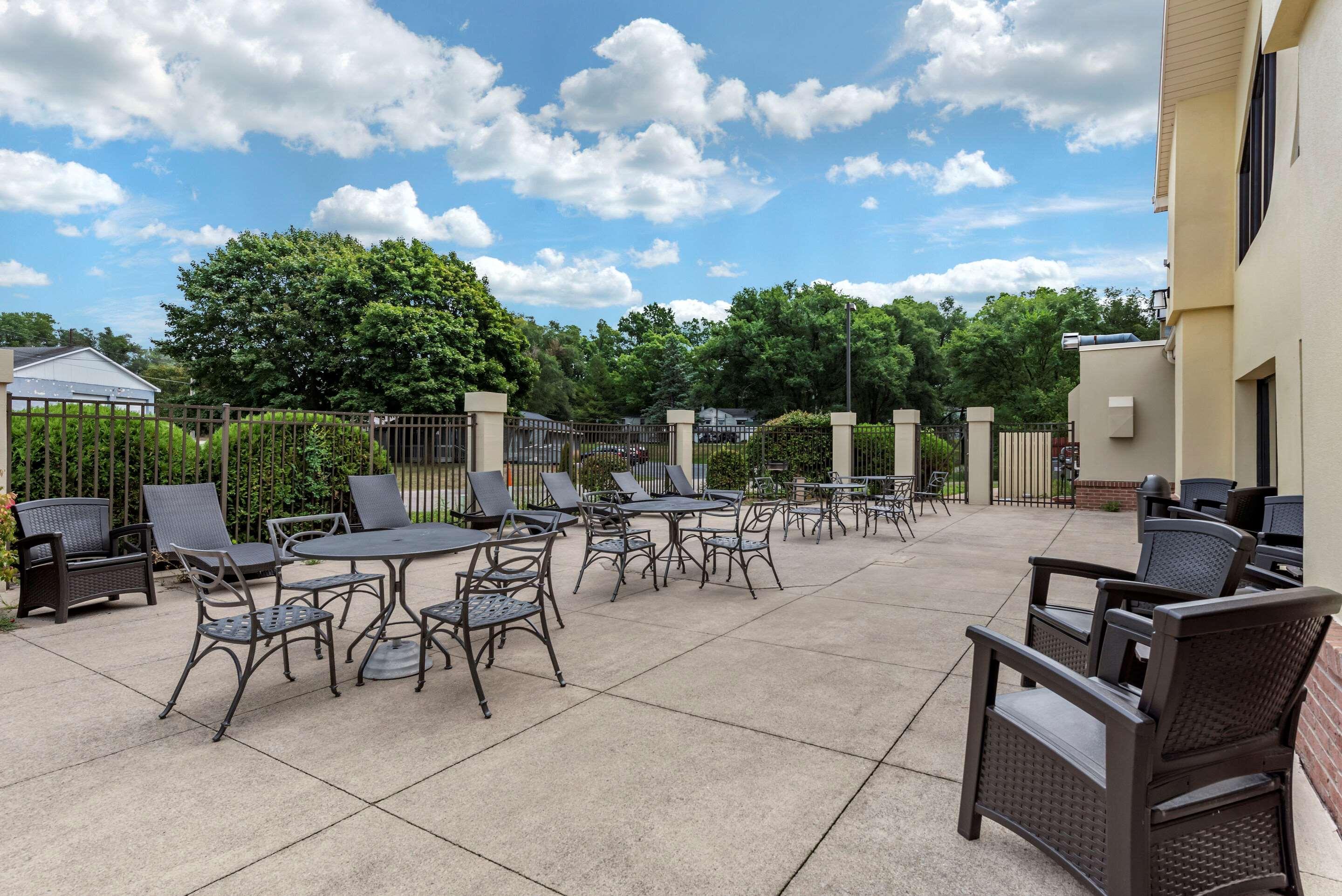 Comfort Inn & Suites Warsaw Near Us-30 Exteriör bild