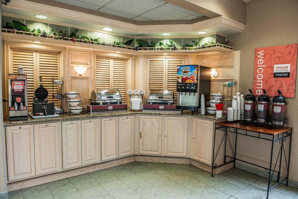 Comfort Inn & Suites Warsaw Near Us-30 Exteriör bild